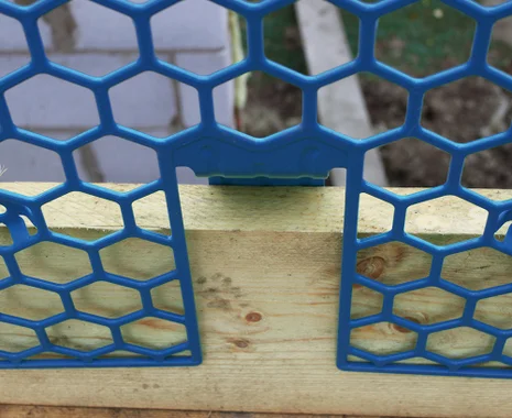 PLASTIC BRICKGUARD (HEXGUARD) - 100 Pack - Blue