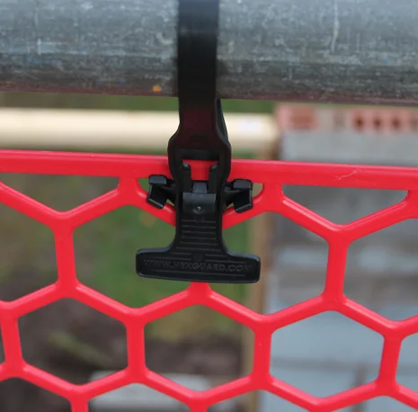 PLASTIC BRICKGUARD (HEXGUARD) - 100 Pack - Red