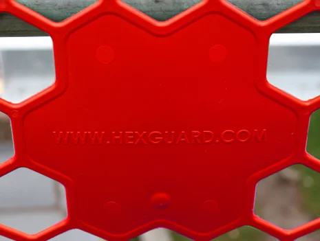 PLASTIC BRICKGUARD (HEXGUARD) - 100 pack - Red