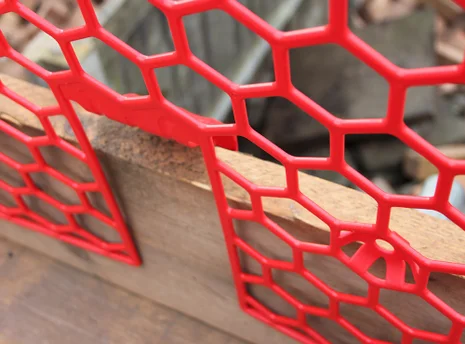 PLASTIC BRICKGUARD (HEXGUARD) - 100 Pack - Red